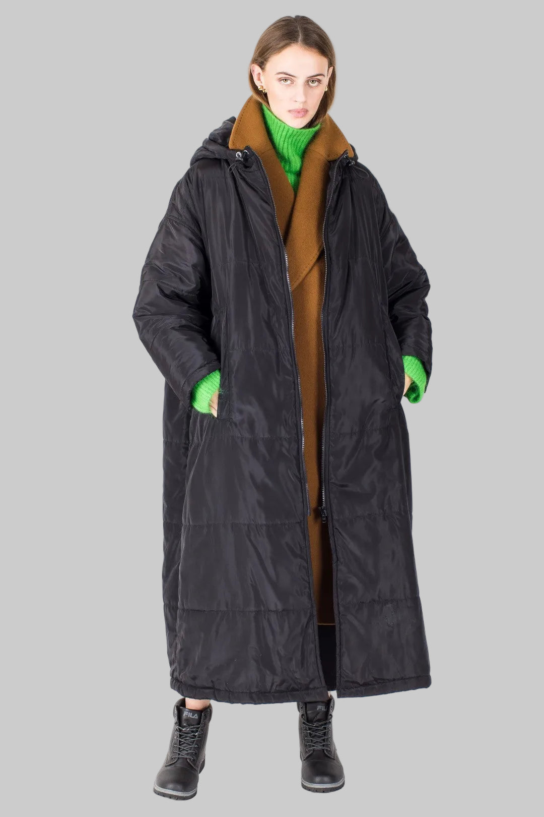 Kamille wearing a Sittingsuit, shown as a fit example