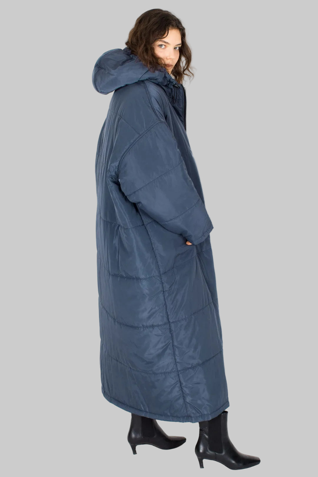 Josefine wearing a Sittingsuit, shown as a fit example